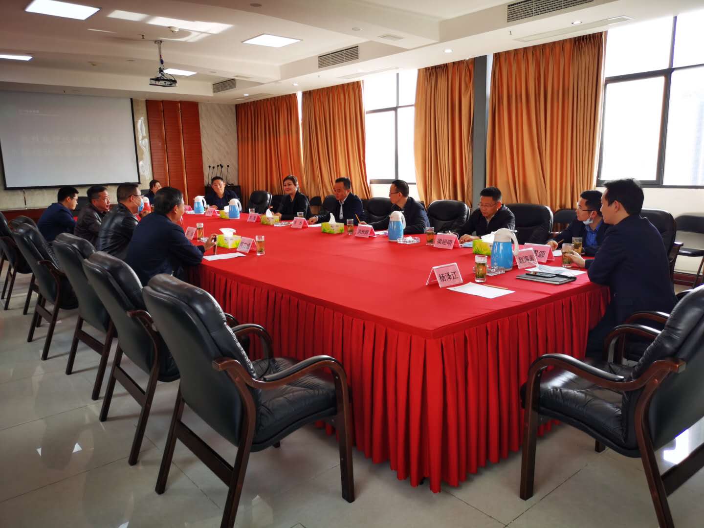 达州通川区及市供销社领导一行到访ayx爱游戏集团