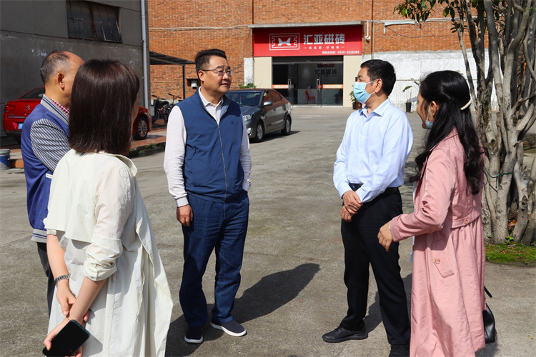 四川省供销社党组成员、机关党委书记李先明带队开展节前安全生产督查工作